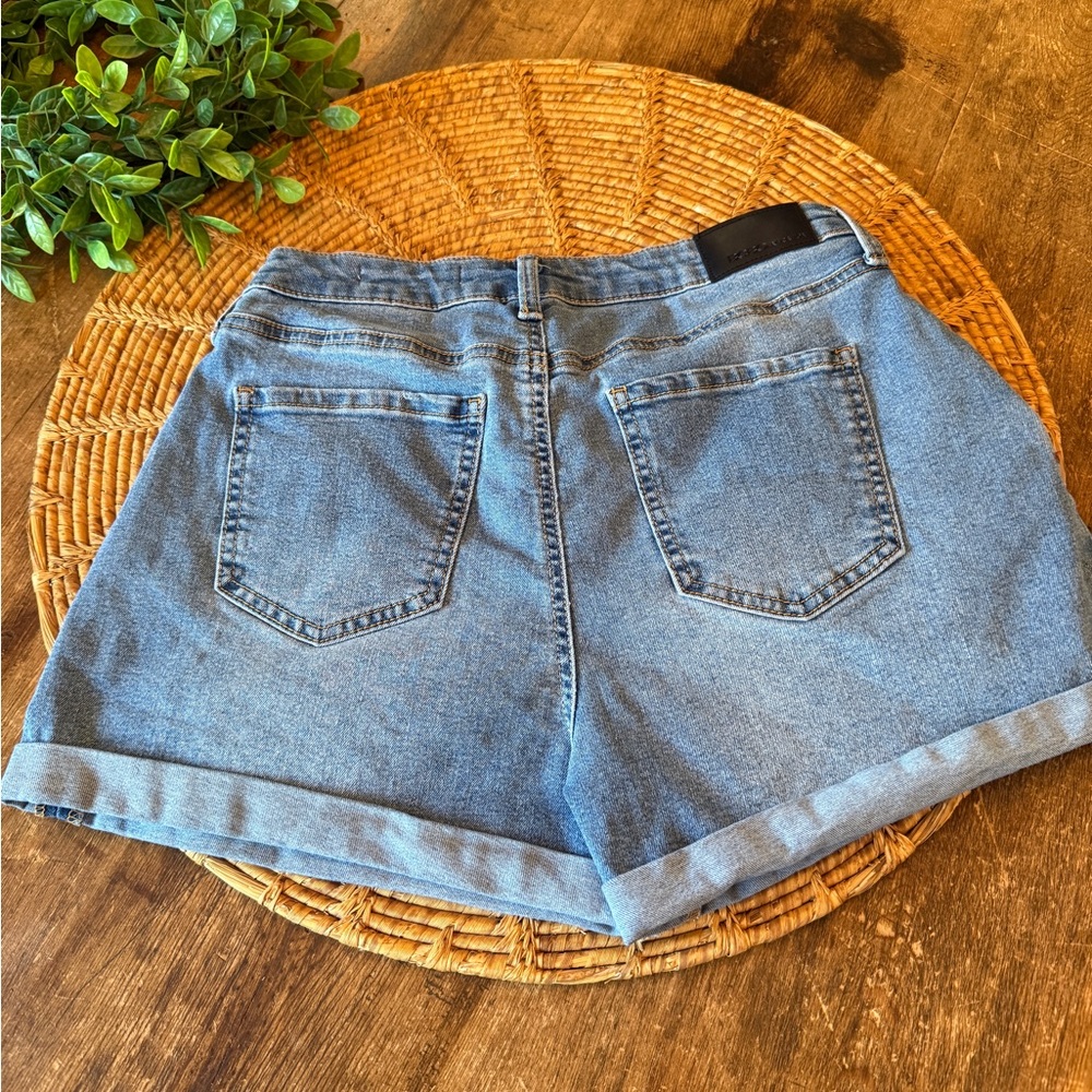 BCBGeneration Light Blue Pleated Trouser Jean Shorts - Picture 7 of 12
